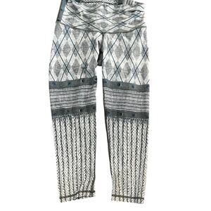 Niyama Sol capris dark blue and white patterned size medium